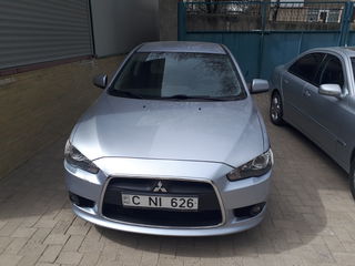 Mitsubishi Lancer foto 1