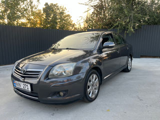 Toyota Avensis foto 2