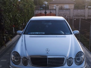 Mercedes E-Class foto 1