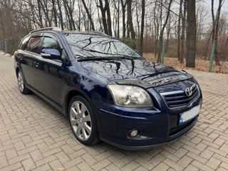 Toyota Avensis foto 3