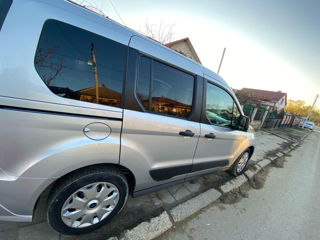 Ford Tourneo Connect foto 2