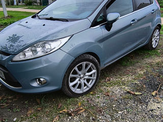 Ford Fiesta 5D foto 4