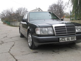 Mercedes Series (W124) foto 2