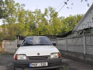 Opel Kadett foto 1