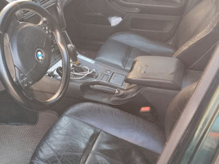 BMW 5 Series foto 3