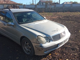 Mercedes C-Class foto 3