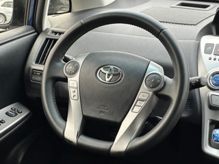 Toyota Prius + foto 9