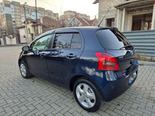 Toyota Yaris foto 2