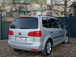 Volkswagen Touran foto 4