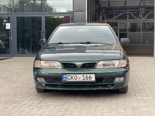 Nissan Almera foto 2