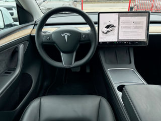 Tesla Model Y foto 8