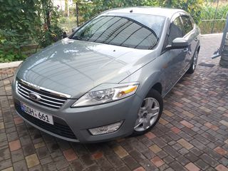 Ford Mondeo foto 2