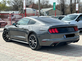 Ford Mustang foto 3