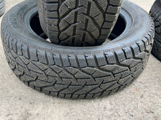 Продам 2 шины 225/55 R17 Riken Snow (Michelin Group) фото 1