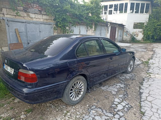 BMW 5 Series foto 4