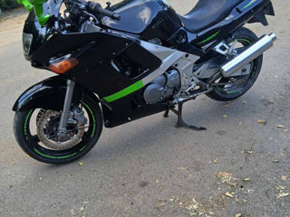 Kawasaki ZZR 600 foto 1