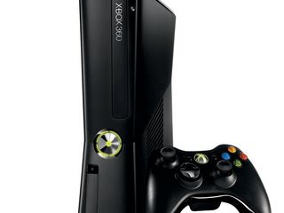Xbox 360 + 40 игp /джойстик/ кинект