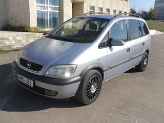 Opel Zafira foto 1