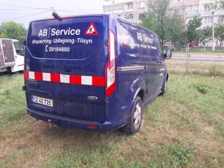 Ford Transit. Castum foto 3