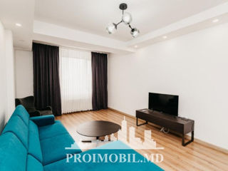 Apartament cu 2 camere, 82 m², Centru, Chișinău foto 2