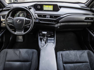 Lexus UX foto 15