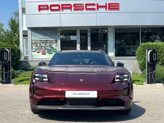 Porsche Taycan foto 7