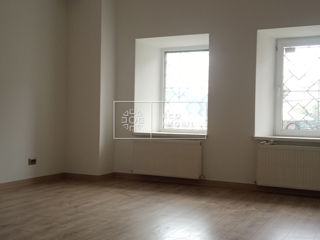 Chirie, oficiu, Centru, str. Alexandru cel Bun, 26 m.p, 350 euro