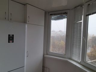 Apartament cu 2 camere, 56 m², Botanica, Chișinău foto 10