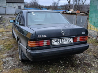 Mercedes 190 foto 3