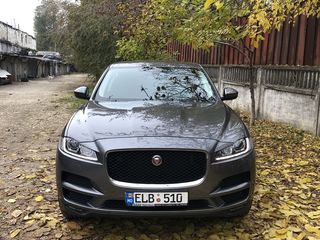 Jaguar F-PACE foto 2