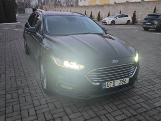 Ford Mondeo foto 2