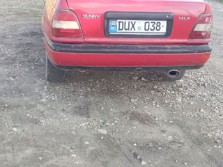 Nissan Sunny foto 4