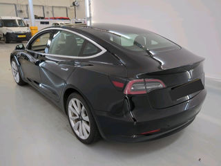 Tesla Model 3 foto 3