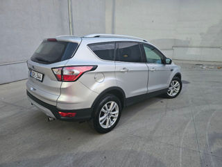 Ford Kuga foto 1