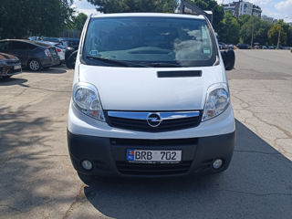 Opel Vivaro foto 1