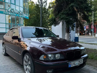 BMW 5 Series foto 5