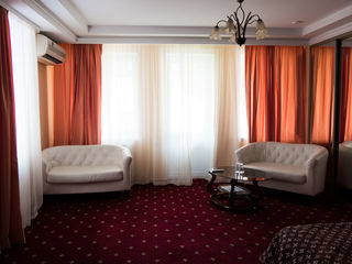 Комната почасово 95 лей, посуточно от 399 лей, романтическое оформление foto 3