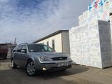 Ford Mondeo foto 2