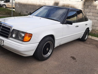 Mercedes Series (W124)