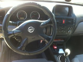 Nissan Almera foto 9