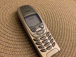 Живая легенда Nokia 6310i с зарядкой