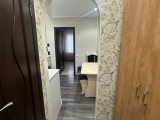 Apartament cu 2 camere, 32 m², Botanica, Chișinău foto 2