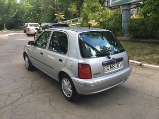 Nissan Micra foto 2