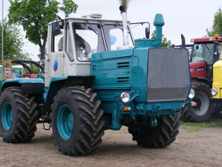 Tractor T150 foto 1