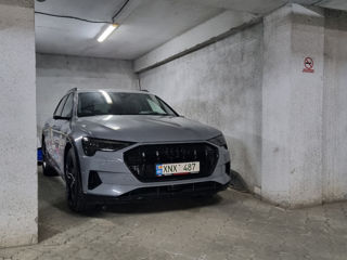 Audi E-tron Sportback foto 1