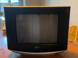 Телевизор LG. 37 см. 450 лей.
