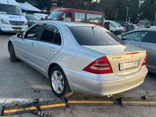 Mercedes C-Class foto 3