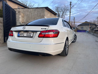 Mercedes E-Class foto 1