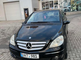 Mercedes B-Class foto 3