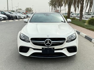 Mercedes E-Class foto 2